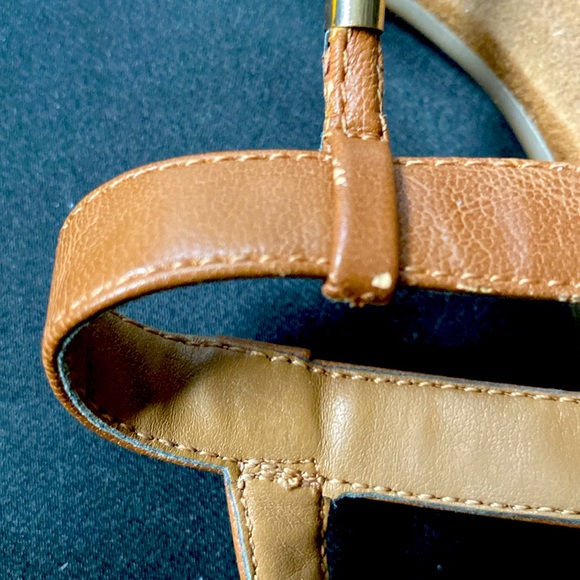 Sandals. Vegan leather. Some cuffs. See pictures. Sole in great condition. - Picture 4 of 7